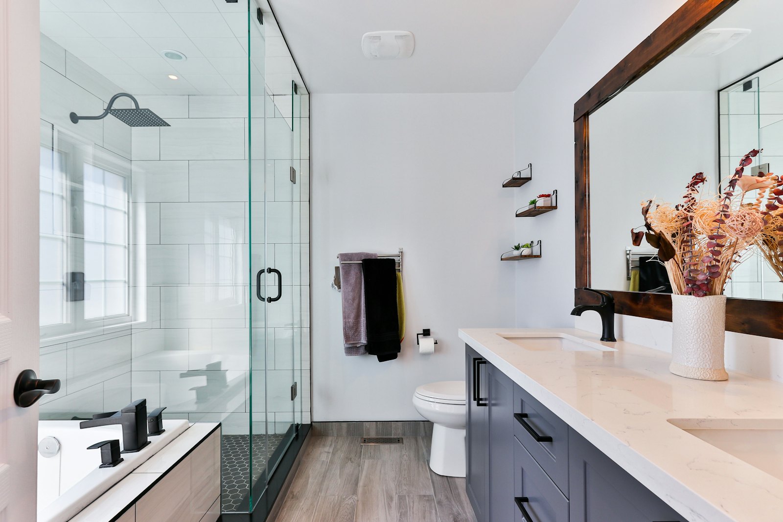 Modern fitted bathroom